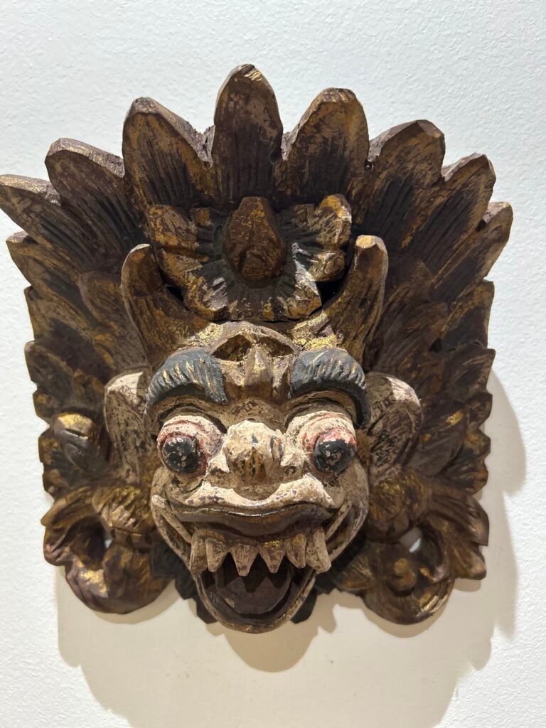 Cours Centre de yoga Vannes hypercentre cours de yoga débutant studio yoga vannes vinyasa hatha yog house – Location bureau Vannes massage bien-être soins spa location bureau cabinet vannes coworking