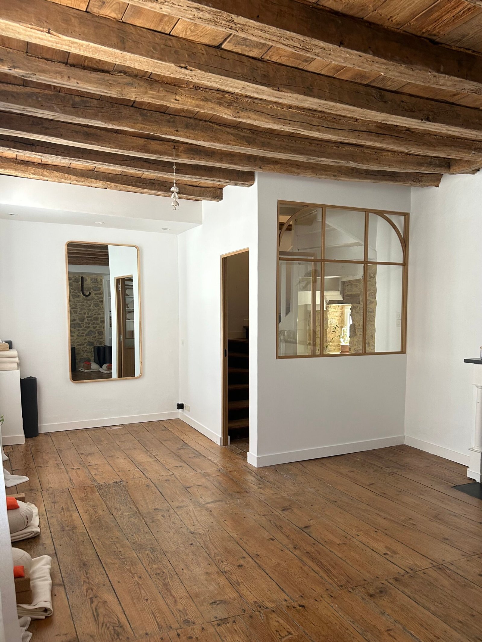 Cours Centre de yoga Vannes hypercentre cours de yoga débutant studio yoga vannes vinyasa hatha yog house – Location bureau Vannes massage bien-être soins spa location bureau cabinet vannes coworking